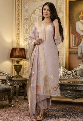 Women's lavender viscose silk embroidered kurta pant set with jacquard organza dupatta 1
