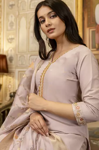 Women's lavender viscose silk embroidered kurta pant set with jacquard organza dupatta