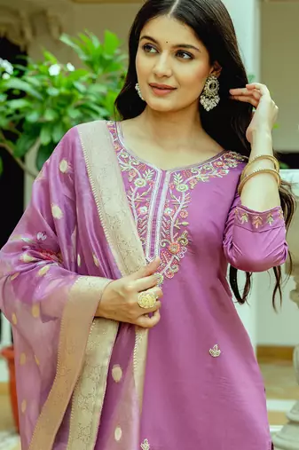 Women's dark pink viscose chanderi silk embroidered kurta pant set with organza dupatta