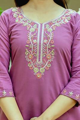 Women's dark pink viscose chanderi silk embroidered kurta pant set with organza dupatta 5