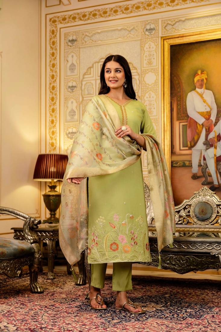 Women's lemon green viscose silk embroidered kurta pant set with jacquard organza dupatt