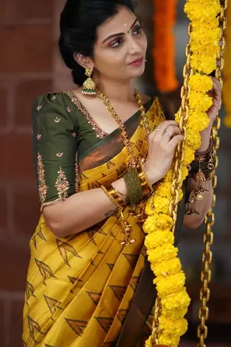 yellow green silk blend banarasi saree with unstitched blouse piece