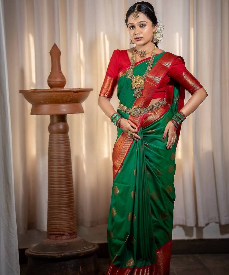 Green red soft silk blend banarasi jacuard work designer party wear saree with unstitched blouse piece
