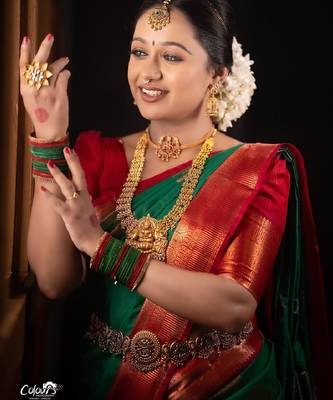green red silk blend banarasi saree with unstitched blouse piece 1