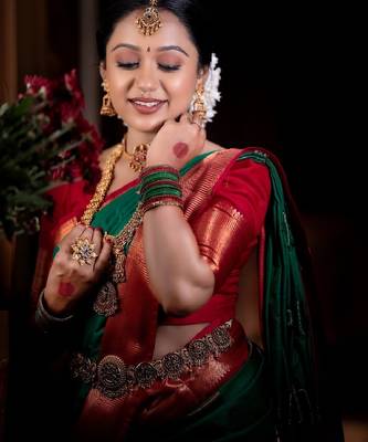 green red silk blend banarasi saree with unstitched blouse piece 4