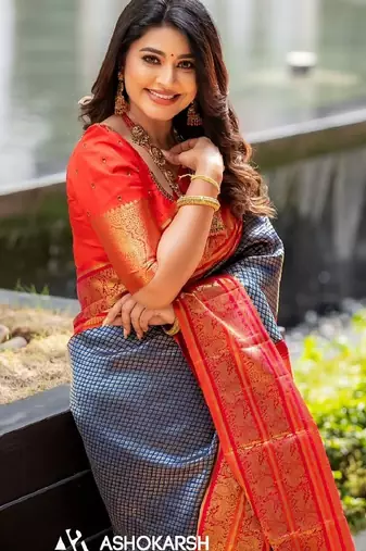 blue red silk blend banarasi saree with unstitched blouse piece