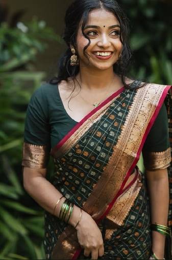 green  soft art silk blend banarasi jacuard work designer party wear saree with unstitched blouse piece