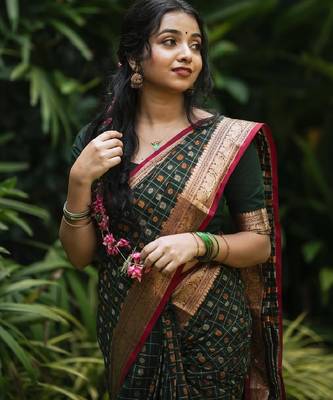 green silk blend banarasi saree with unstitched blouse piece 2