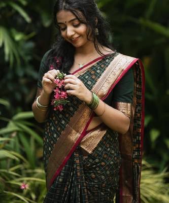 green silk blend banarasi saree with unstitched blouse piece 3