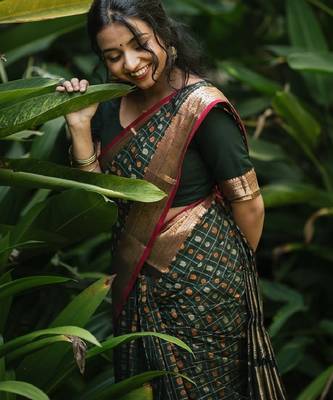 green silk blend banarasi saree with unstitched blouse piece 4