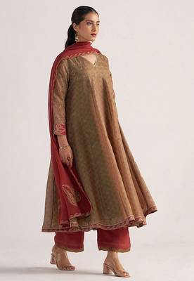 Lark beige and dull maroon tissue print kurta set 4