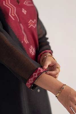 Black and maroon woven kurta set 4
