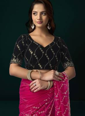 pink net saree with embroidered pallu work 5