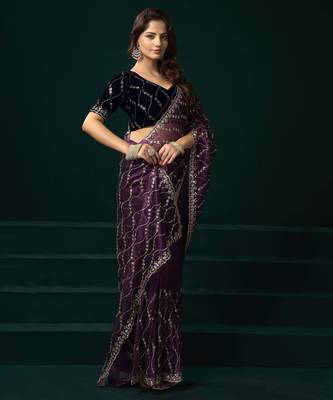 purple net saree with embroidered pallu work 3