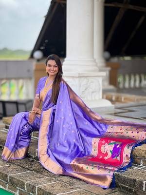 Soft paithani silk saree with zari weawing motifs design and meenakari weawing rich pallu 4