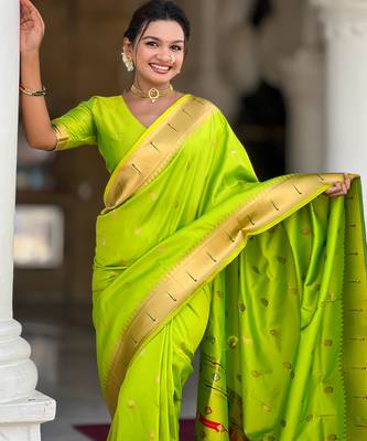 Soft paithani silk saree with zari weawing motifs design and meenakari weawing rich pallu 3