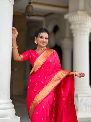 Soft paithani silk saree with zari weawing motifs design and meenakari weawing rich pallu 3