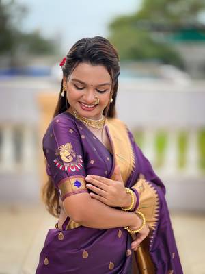 Soft paithani silk saree with zari weawing motifs design and meenakari weawing rich pallu 4