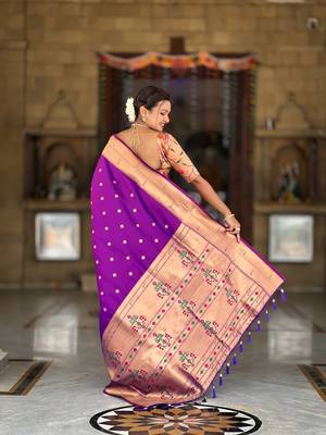 Soft paithani silk saree with zari weawing motifs design and meenakari weawing rich pallu 3