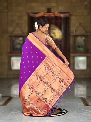 Soft paithani silk saree with zari weawing motifs design and meenakari weawing rich pallu 2