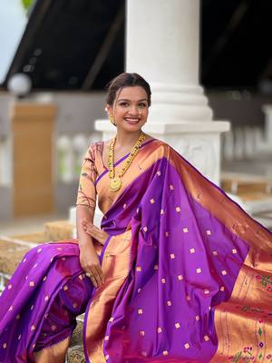 Soft paithani silk saree with zari weawing motifs design and meenakari weawing rich pallu 5