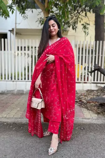 Pink color rayon printed straight readymade set