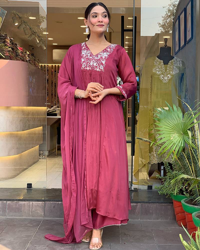 Rani pink viscose chinon embroidered kurta set