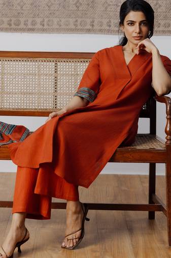 Red cotton kurta set with contrast detailing & tassel scarf