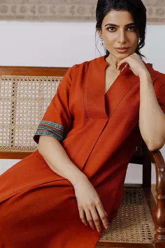 Red cotton kurta set with contrast detailing & tassel scarf