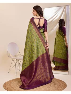 mehendiwine silk blend banarasi saree with unstitched blouse piece 3
