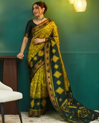 lemon green silk blend banarasi saree with unstitched blouse piece 1