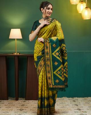 lemon green silk blend banarasi saree with unstitched blouse piece 4