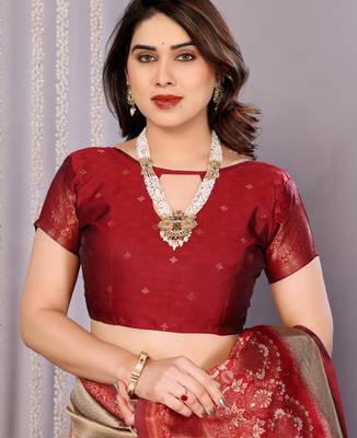 cream maroon silk blend banarasi saree with unstitched blouse piece 5