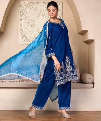 Royal Blue Velvet Straight-Cut Suit 2