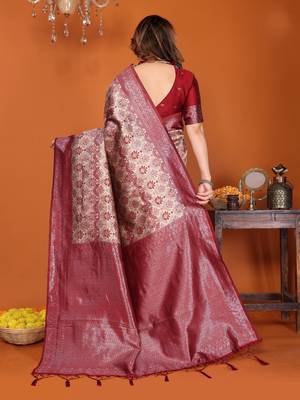 cream red silk blend banarasi saree with unstitched blouse piece 3