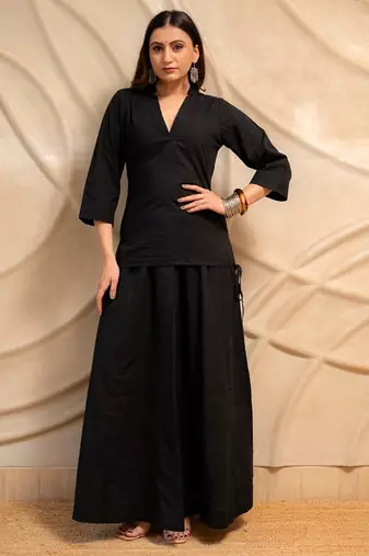 Black ethnic v-neck top & flowing skirt set of 2