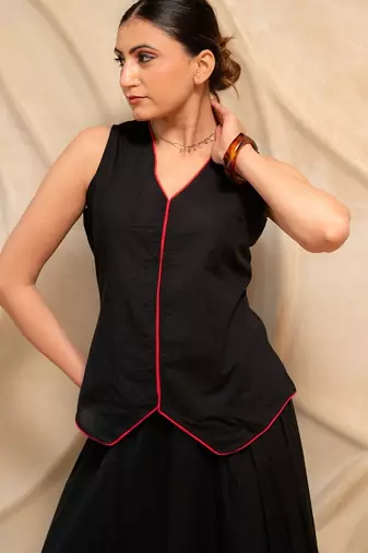 black sleeveless v-neck top with flared skirt set of 2