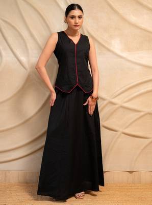 black sleeveless v-neck top with flared skirt set of 2 4