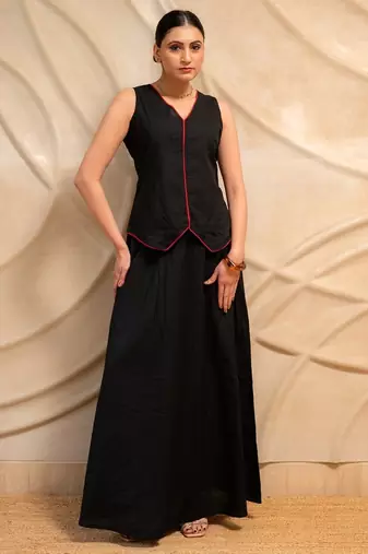 black sleeveless v-neck top with flared skirt set of 2