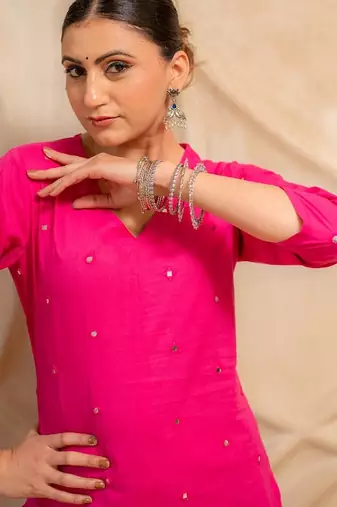 Pink embellished straight kurta with pants  set of 2