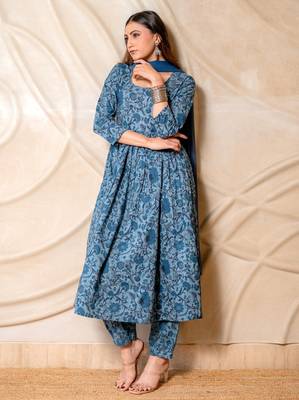 Steel blue floral printed kurta with pants & dupatta  set of 3 5