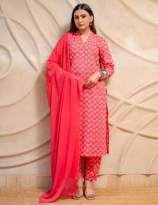 Pink printed kurta with pants & dupatta  set of 3 5