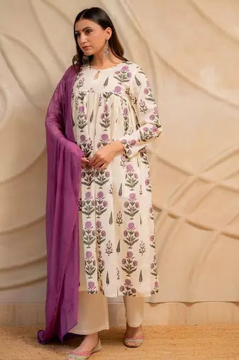 Ivory floral printed straight kurta with pants & purple dupatta  set of 3