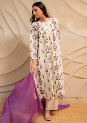 Ivory floral printed straight kurta with pants & purple dupatta  set of 3 2