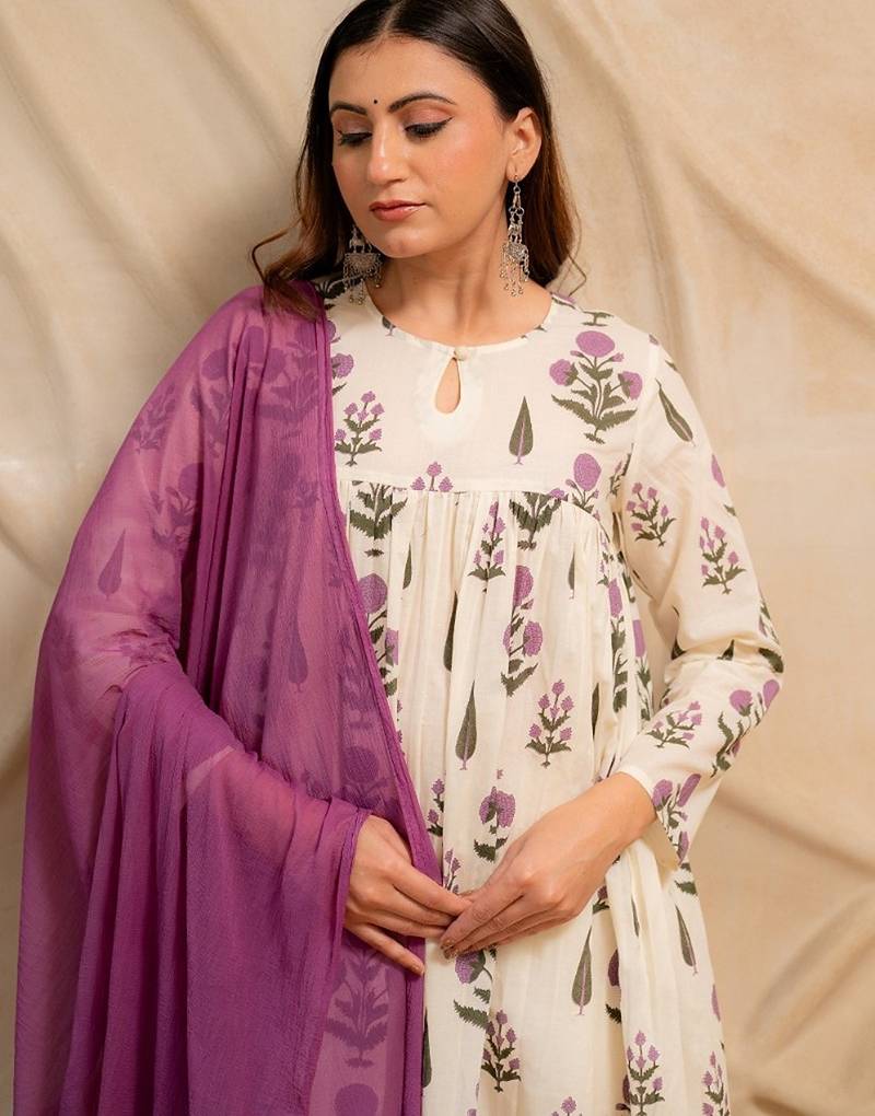 Ivory floral printed straight kurta with pants & purple dupatta  set of 3