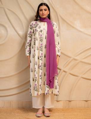 Ivory floral printed straight kurta with pants & purple dupatta  set of 3 5