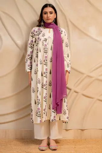 Ivory floral printed straight kurta with pants & purple dupatta  set of 3