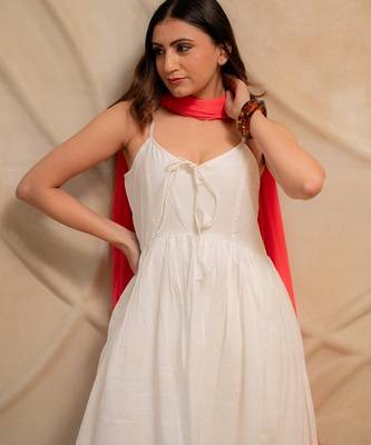 Ivory white sleeveless kurta with pants & coral dupatta  set of 3 2