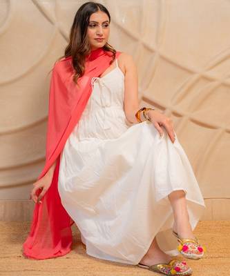 Ivory white sleeveless kurta with pants & coral dupatta  set of 3 4