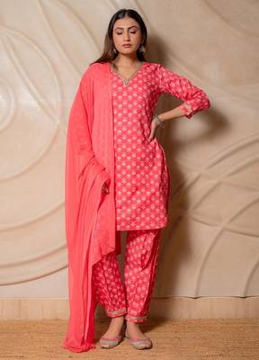 Coral pink printed kurta with salwar & dupatta  set of 3 1